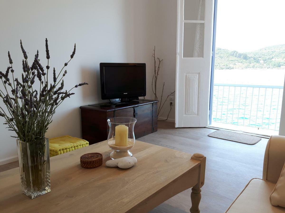 Cavos Seaside House Villa Vathy  Buitenkant foto